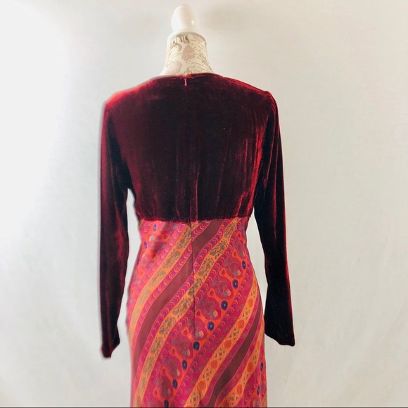Vintage Velvet and Silk Print Dress Wine by Bloomingdale’s Petites Size 8 - Picture 5 of 16